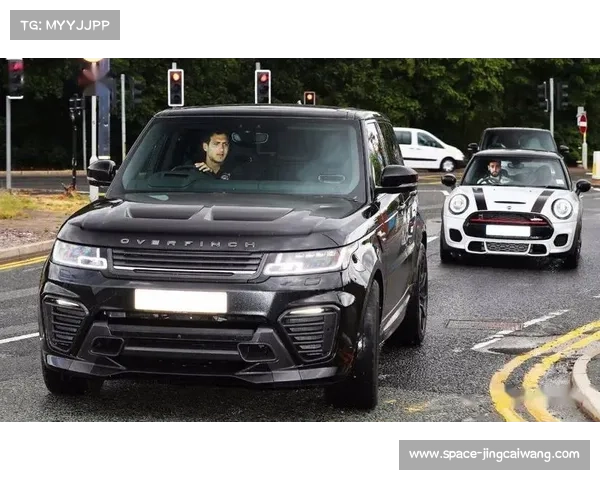 曼联球员豪车停放成热点，停车场成明星座驾展示区